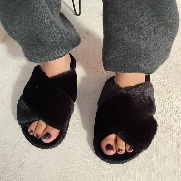 Black Faux Fur Slides - Picture 6 of 6